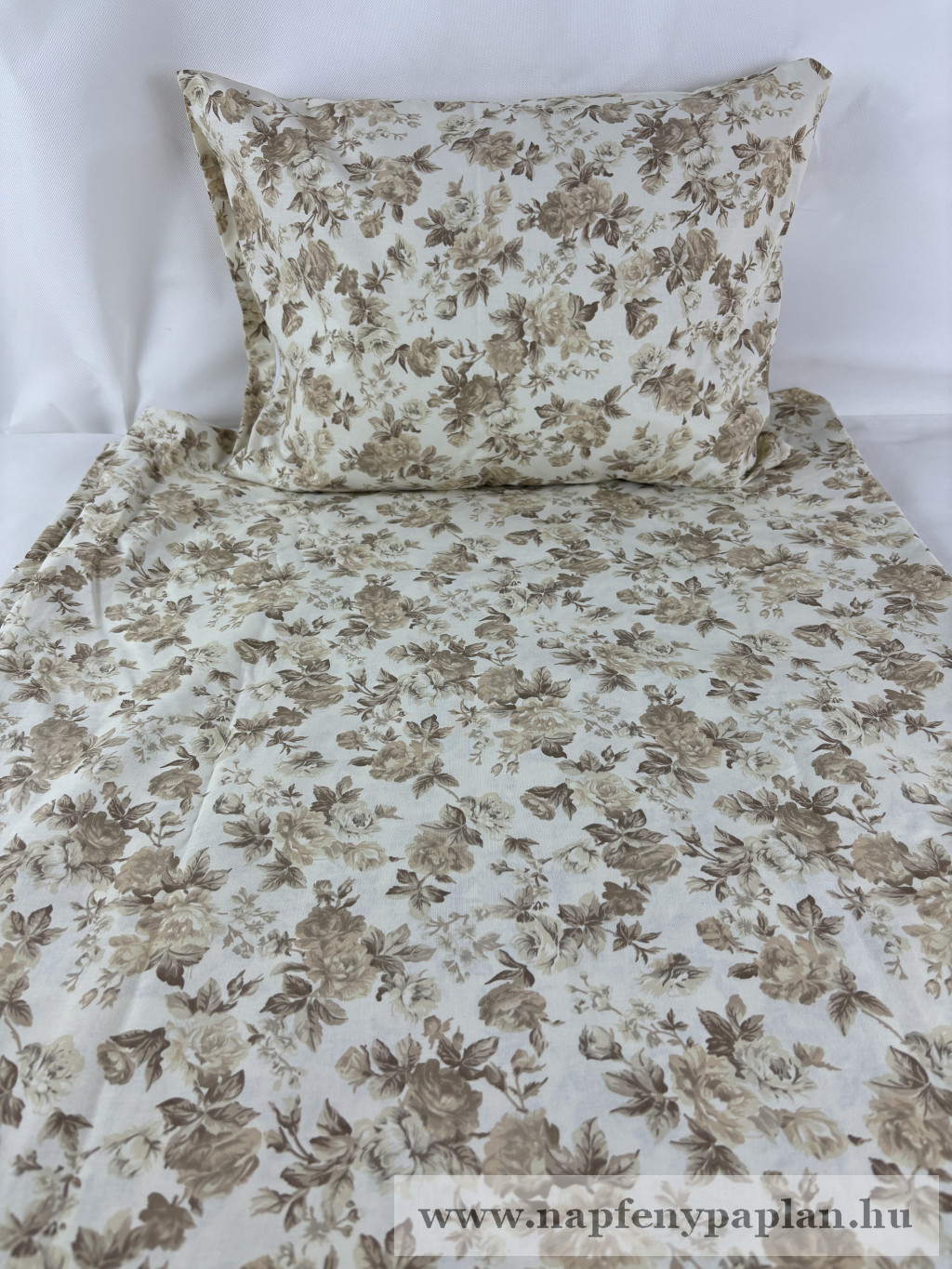 Image of Geri bézs virágos ágyneműhuzat garnitúra (3 részes, 200-as)