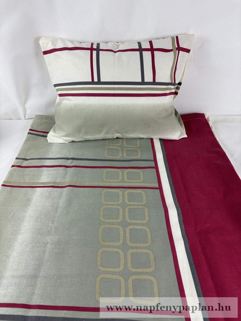 Image of Bordó ágyneműhuzat garnitúra (3 részes, 200-as,)